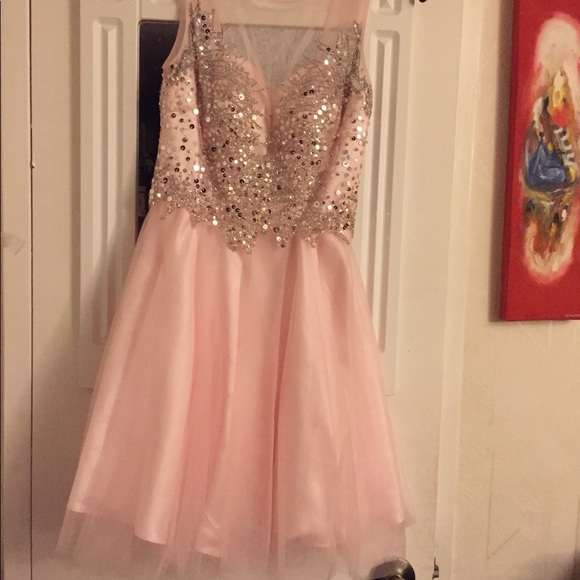 Betsy and Adams Prom dress, size 2 - Picture 7 of 9